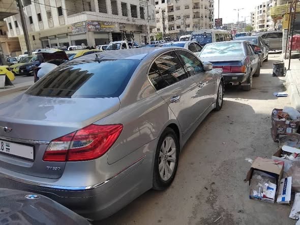 هيونداي جينيسيس 2012 - صورة 4