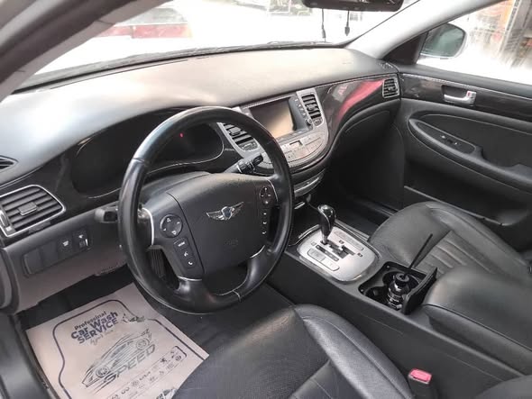 هيونداي جينيسيس 2012 - صورة 5