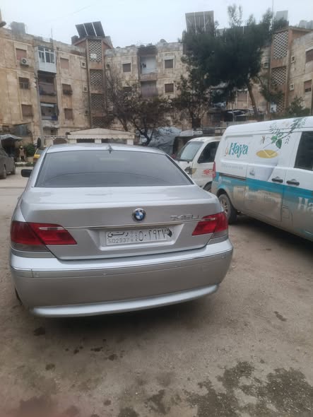 بي إم دبليو 745 2002 - صورة 3