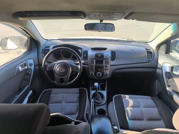 كيا فورتي 2011 - صورة 2