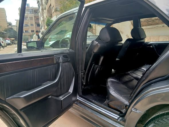 مرسيدس E300 1990 - صورة 2