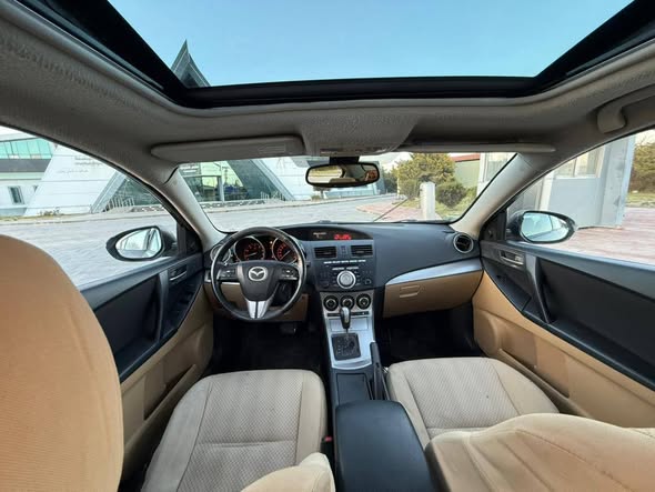 مازدا زوم ٣ 2010 - صورة 2