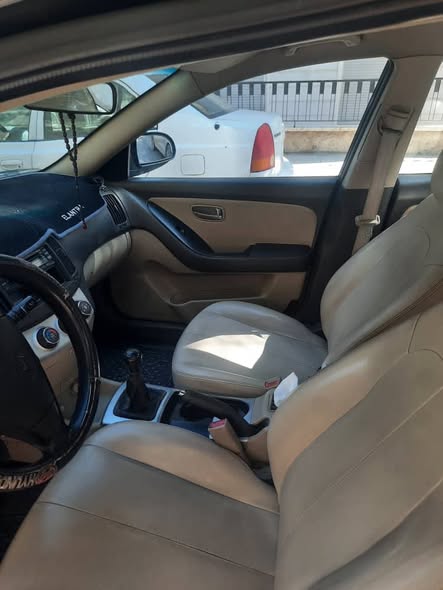 هيونداي افانتي 2009 - صورة 3