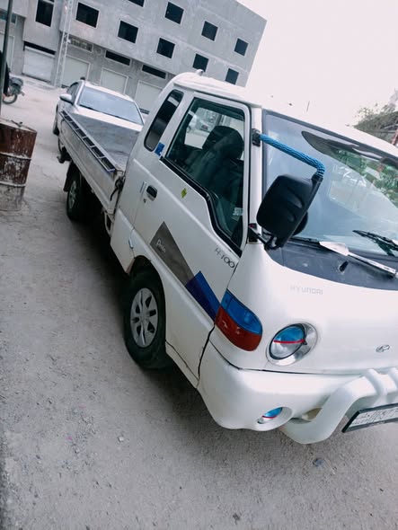 هونداي H-100 2001 - صورة 3
