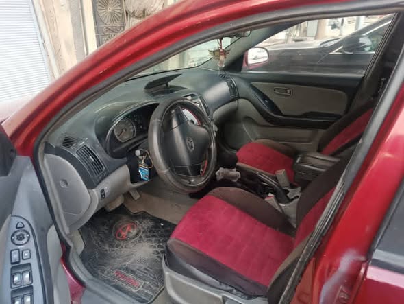 هيونداي افانتي 2007 - صورة 4