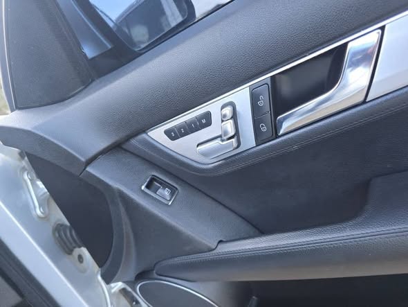 مرسيدس C220 2008 - صورة 4