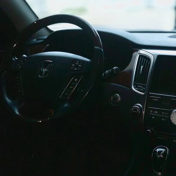 هيونداي إيكوس 2012 - صورة 4