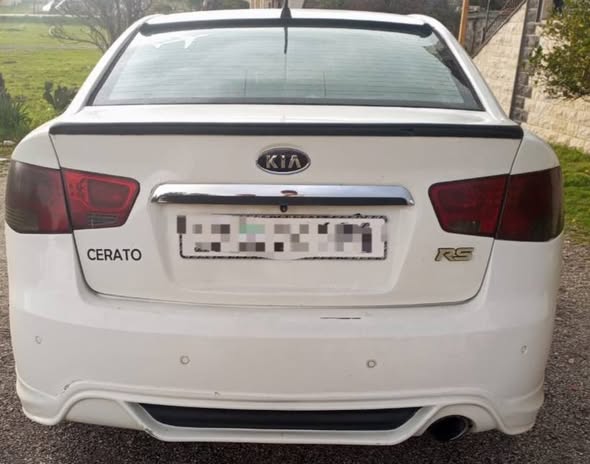 كيا سيراتو 2010 - صورة 3