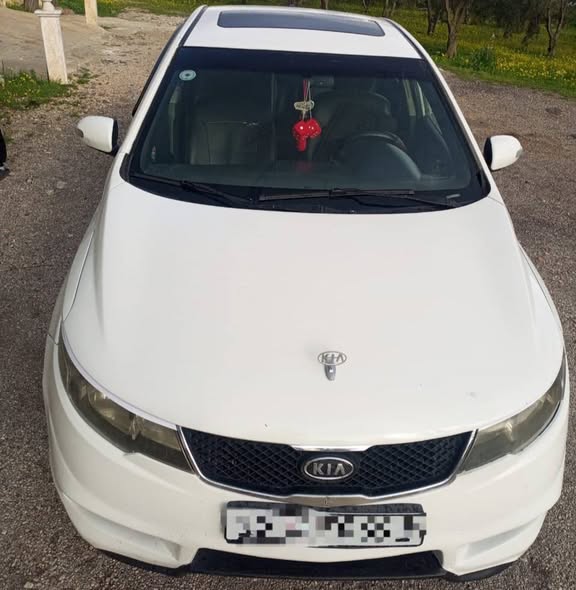 كيا سيراتو 2010 - صورة 4