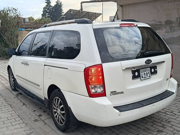 كيا كرنفال 2011 - صورة 2