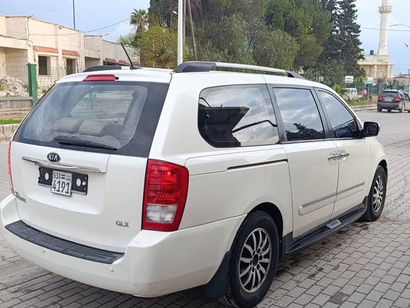 كيا كرنفال 2011 - صورة 3