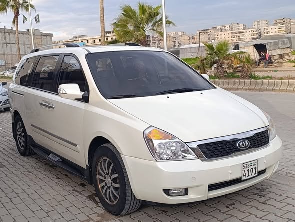 كيا كرنفال 2011 - صورة 4