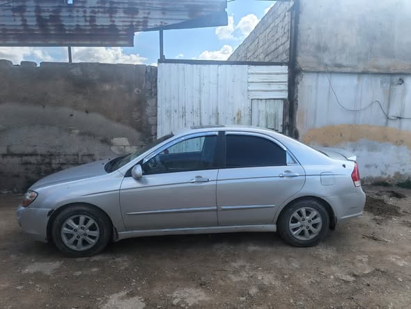 كيا سيراتو 2008 - صورة 2