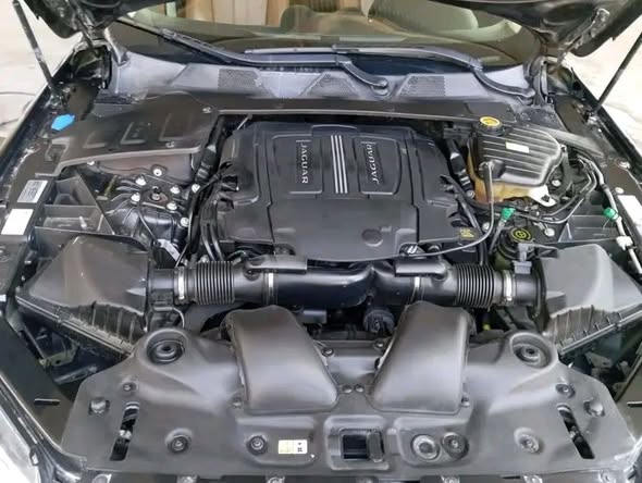 جاغوار XJ 2015 - صورة 2