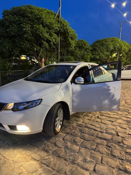 كيا فورتي 2012 - صورة 4