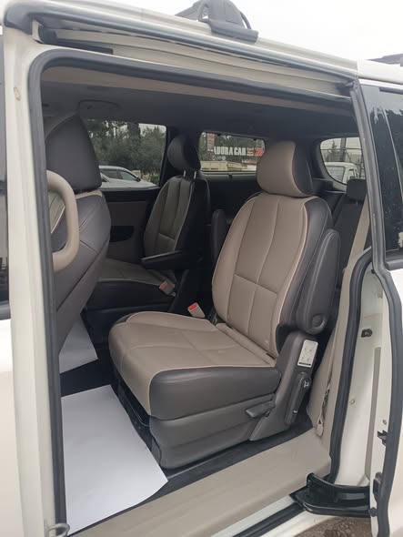 كيا سيدونا 2015 - صورة 4