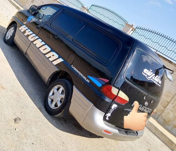 هيونداي ستاريكس 1999 - صورة 2