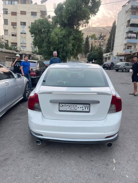 فولفو S40 2009 - صورة 3