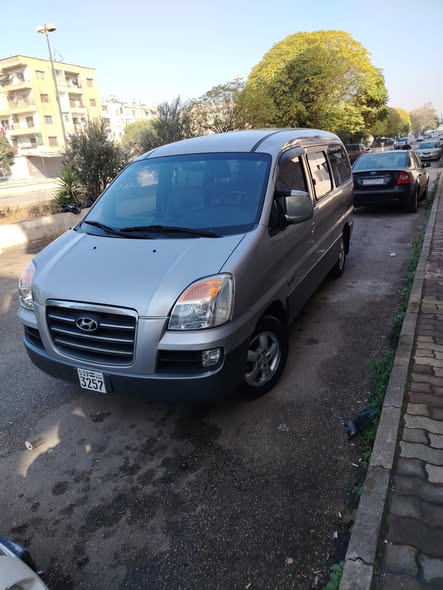 هيونداي غراند ستاريكس 2007 - صورة 1