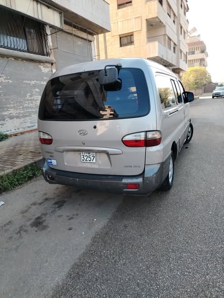 هيونداي غراند ستاريكس 2007 - صورة 2