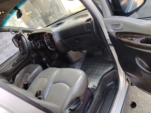 هيونداي غراند ستاريكس 2007 - صورة 5