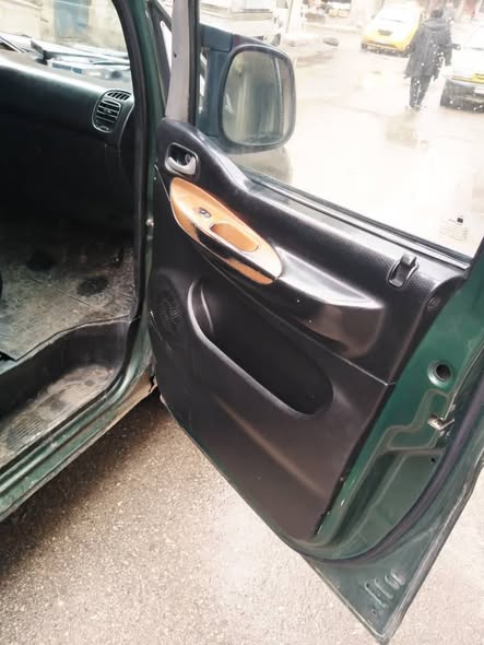 هيونداي ستاركس 1999 - صورة 2