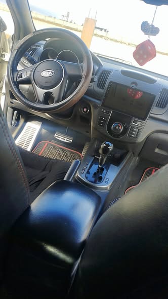 كيا فورتي 2010 - صورة 4