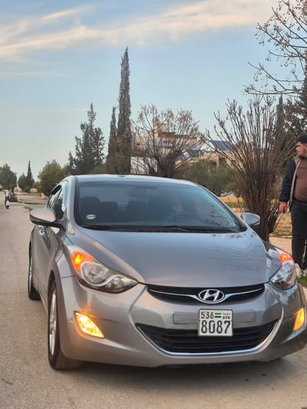 هيونداي أفانتي 2012 - صورة 1