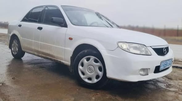 مازدا 323 2000 - صورة 1