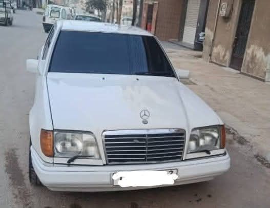 مارسيدس 200 1987