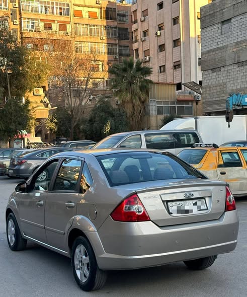 فورد فيستا 2007 - صورة 2