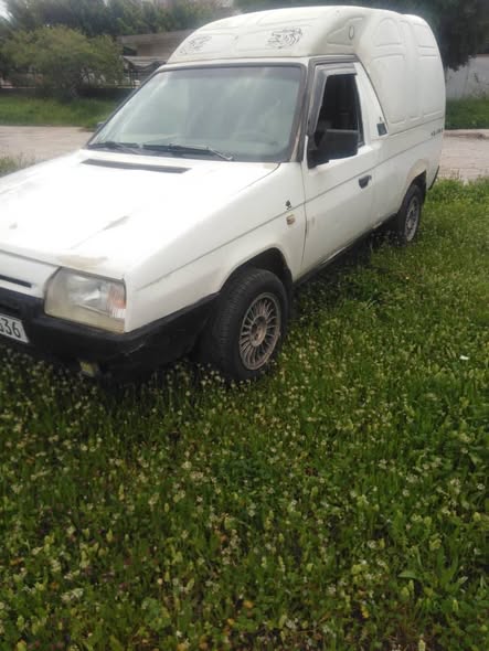 سكودا فورمان 1994 - صورة 2