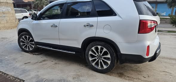 كيا سورينتو 2013 - صورة 4