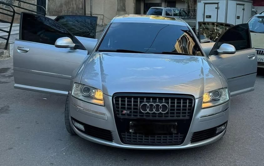 أودي ايه 8 2009