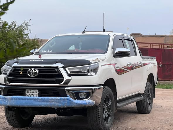 تويوتا هايلوكس 2025 - صورة 1