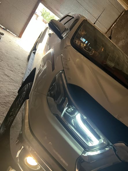 تويوتا هايلوكس 2025 - صورة 3