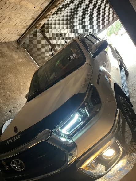 تويوتا هايلوكس 2025 - صورة 4