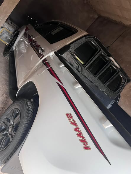 تويوتا هايلوكس 2025 - صورة 5