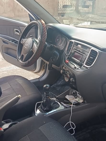 كيا ريو 2011 - صورة 4