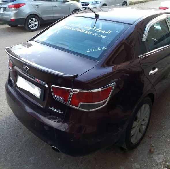 كيا فورتي 2010 - صورة 4