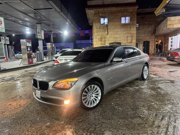 بي ام 740 Li 2012 - صورة 1