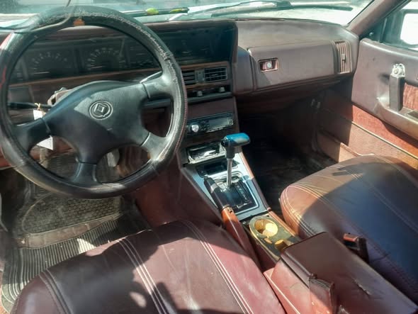 مازدا 929 1983 - صورة 3