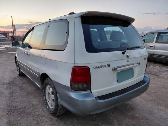 كيا كرنفال 2001 - صورة 2