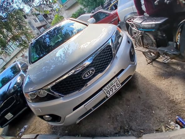 كيا سورينتو 2012 - صورة 5