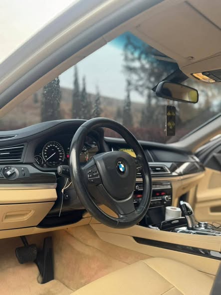بي إم دبليو 750Li 2014 - صورة 1
