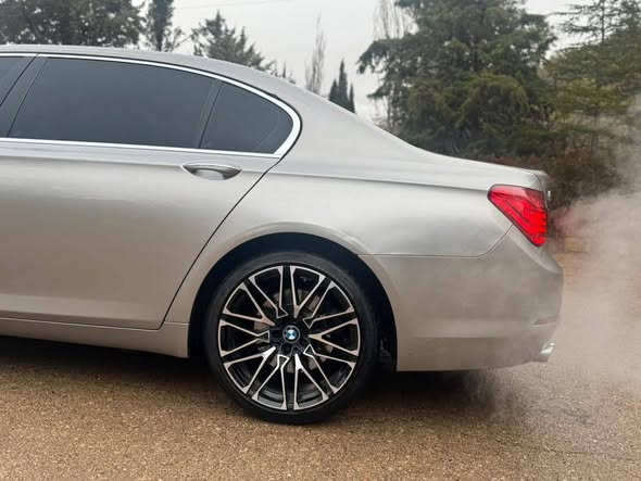 بي إم دبليو 750Li 2014 - صورة 2