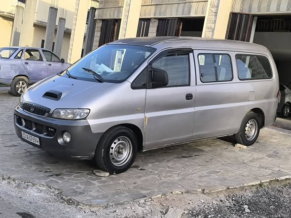 هيونداي ستاريكس 2003 - صورة 4