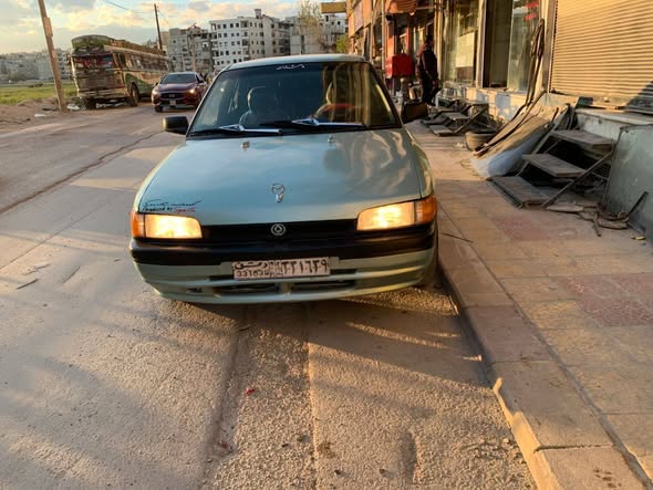 مازدا 323 1993 - صورة 1