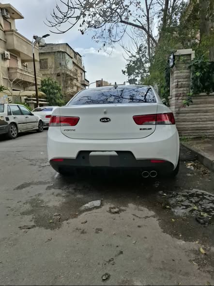 كيا فورتي 2011 - صورة 3