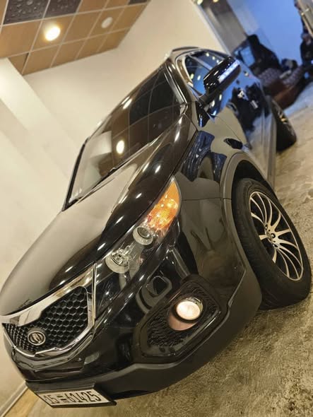 كيا سورينتو 2010 - صورة 4